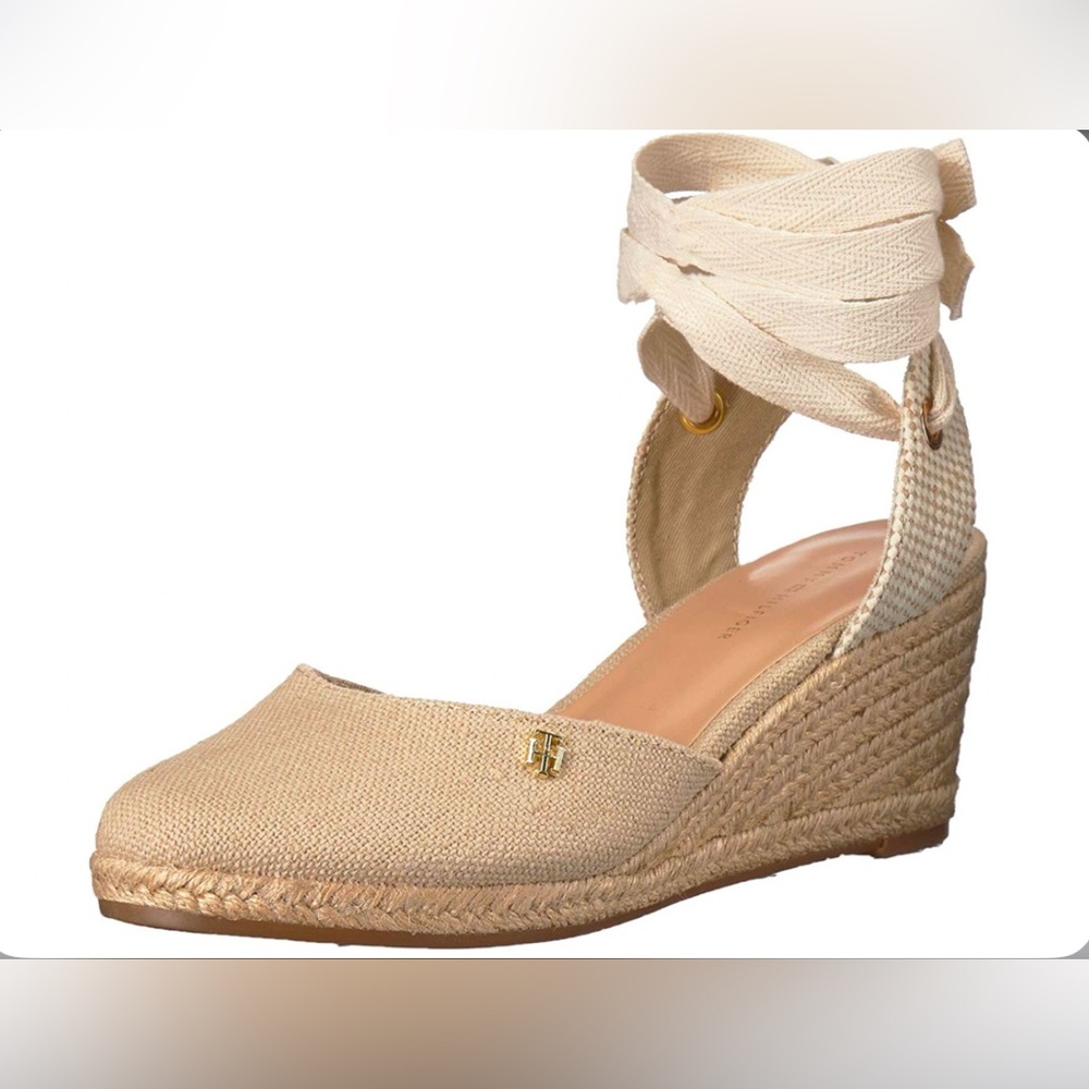 NWT Tommy Hilfiger Women’s Nowell Wedge size 7.5